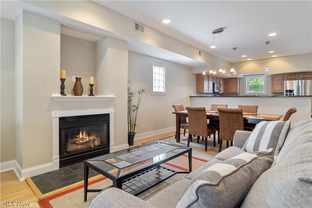 516 Literary Road Cleveland, OH 44113 - Photo 3 of 23 Gallery Image 3