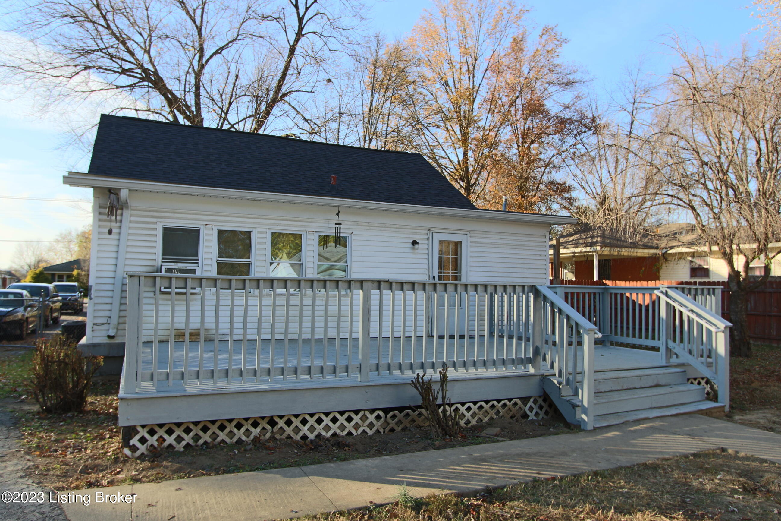 4217 Dover Road Louisville, KY 40216 - Photo 19 of 24 IMG_9087