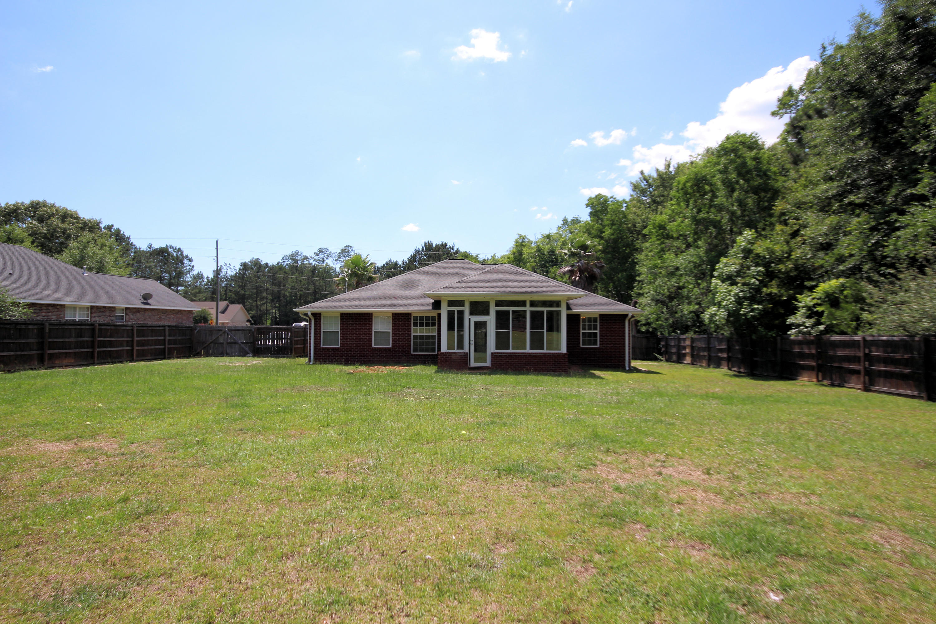 5819 Roberts Road Crestview, FL 32536 - Photo 33 of 36 a front view of a house with garden