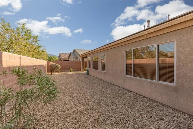 $2,395 | 4063 Russian Rider Drive, Las Vegas, NV 89122