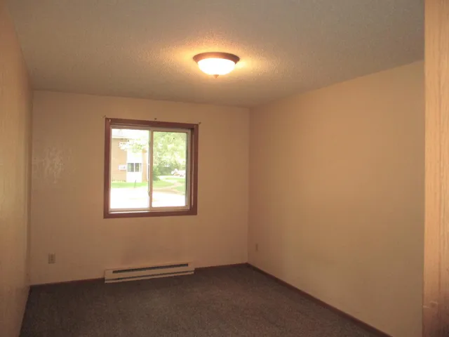 $796 | 126 1st Street Southeast, Unit 12, Ortonville, MN 56278