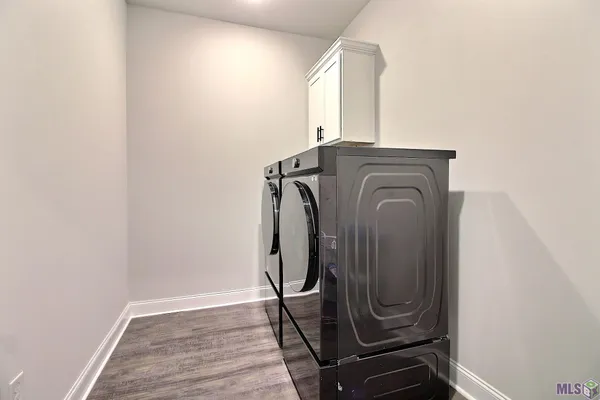 $325,000 | 10462 Highcrest Drive, Denham Springs, LA 70706