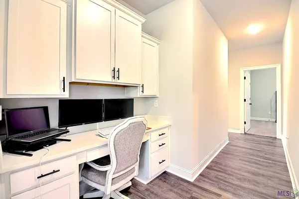 $325,000 | 10462 Highcrest Drive, Denham Springs, LA 70706