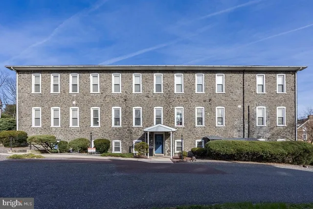 $1,350 | 3183 Main Street, Unit 3, Green Lane, PA 18054