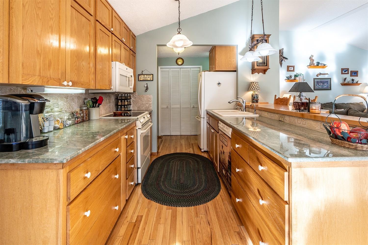 360 Riverside Avenue Gold Hill, OR 97525 - Photo 5 of 33 Additional Photo