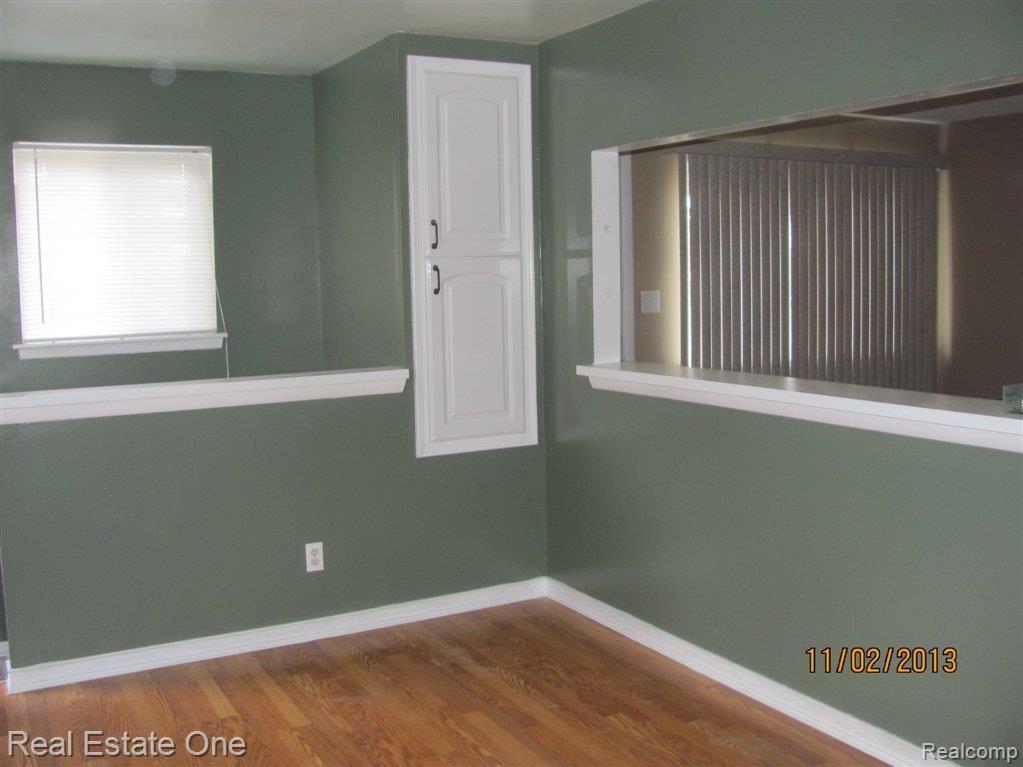 Kitchen Eat In Area/Pantry