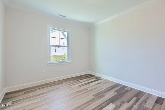 a view of empty room with window