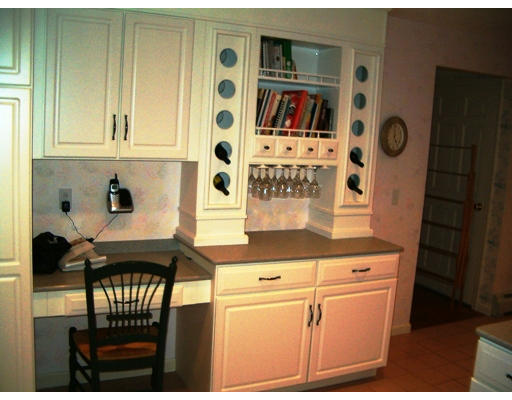 3 Wamsutta Ridge Road Charlton, MA 01507 - Photo 9 of 24