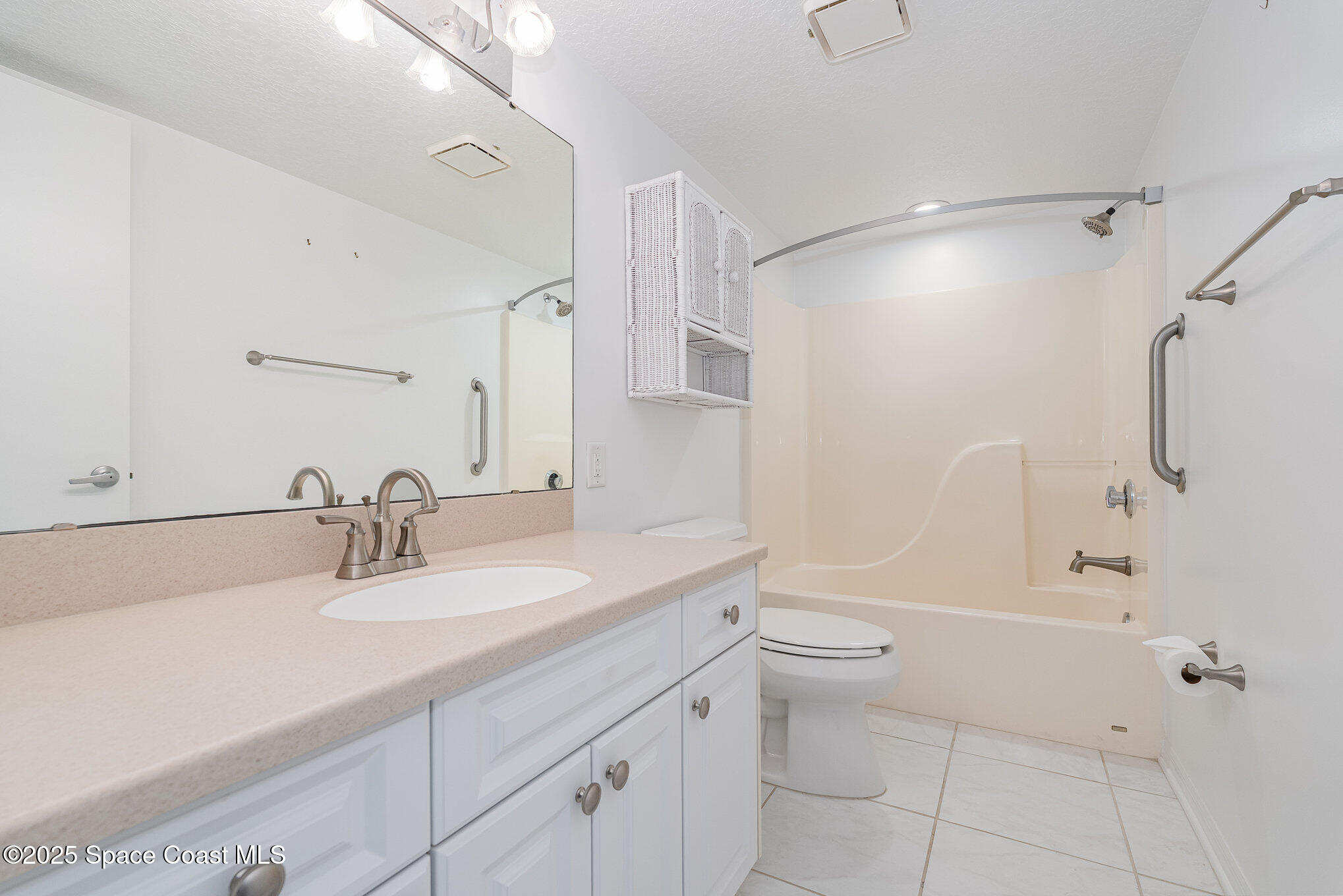 1410 Huntington Lane, Unit 1204 Rockledge, FL 32955 - Photo 14 of 30 Guest Bath