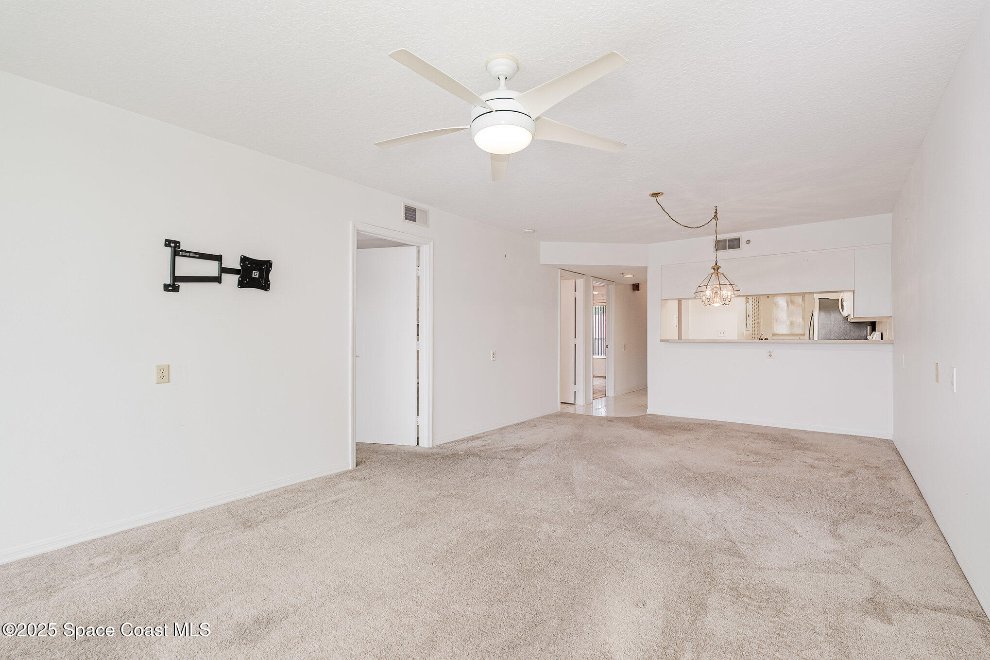 1410 Huntington Lane, Unit 1204 Rockledge, FL 32955 - Photo 6 of 30 Living/Dining