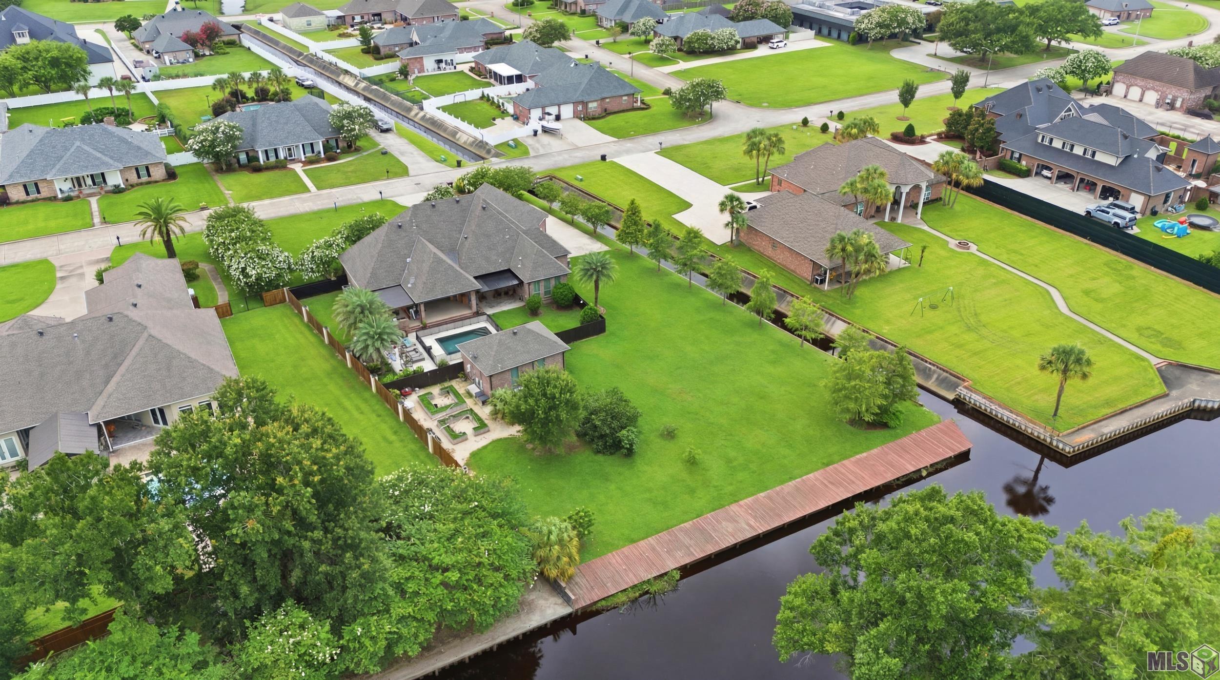 187 Regal Row Houma, LA 70360 - Photo 7 of 30