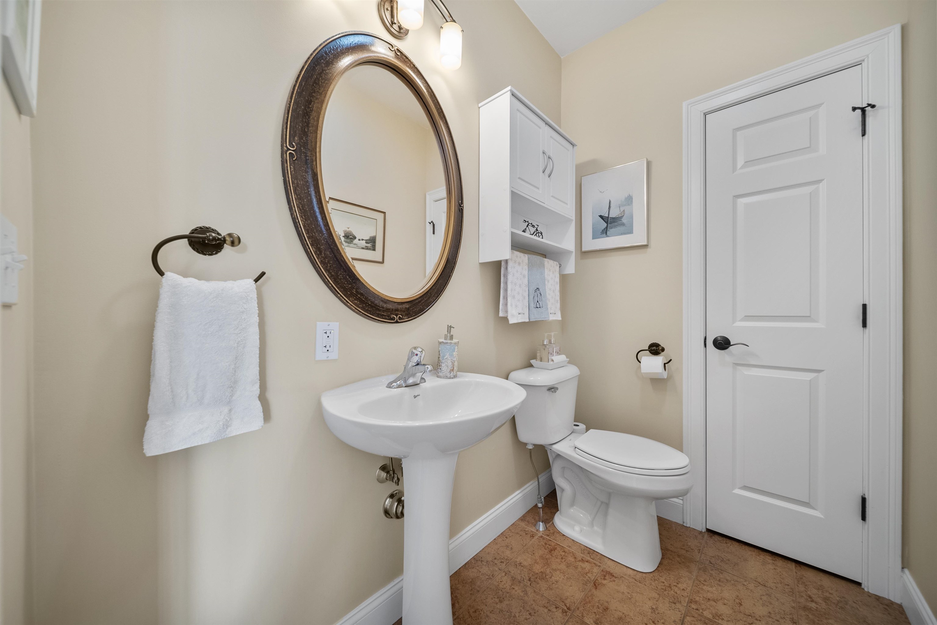 81 North High Street, Unit 10 Derry, NH 03038 - Photo 12 of 39