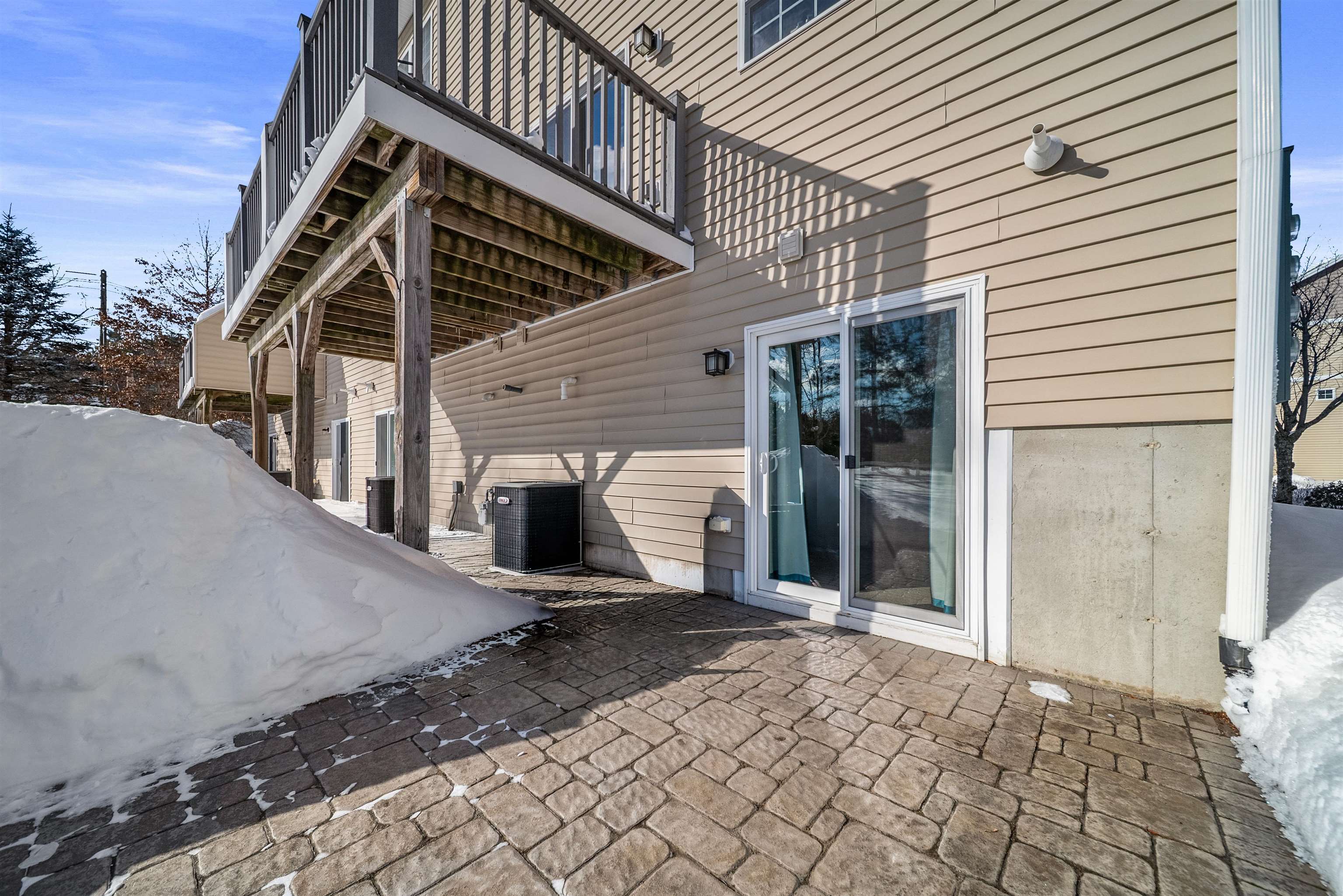 81 North High Street, Unit 10 Derry, NH 03038 - Photo 7 of 39