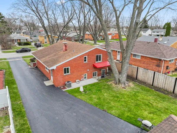 $360,000 | 216 North Lombard Avenue, Lombard, IL 60148