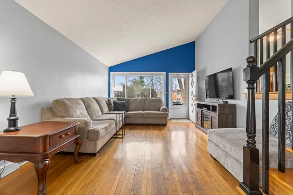 $360,000 | 216 North Lombard Avenue, Lombard, IL 60148