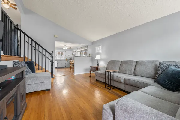 $360,000 | 216 North Lombard Avenue, Lombard, IL 60148