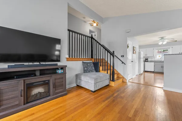 $360,000 | 216 North Lombard Avenue, Lombard, IL 60148