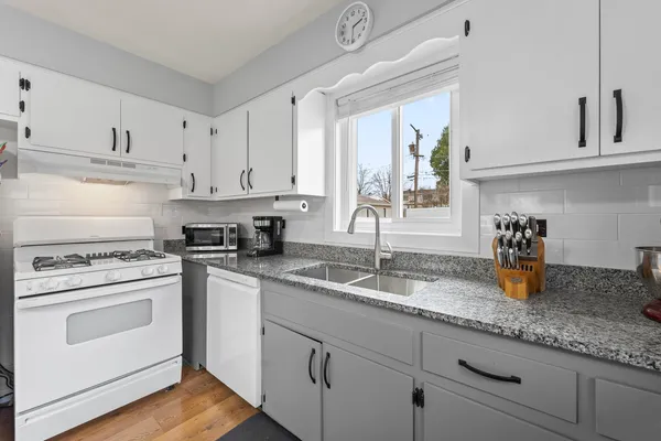 $360,000 | 216 North Lombard Avenue, Lombard, IL 60148
