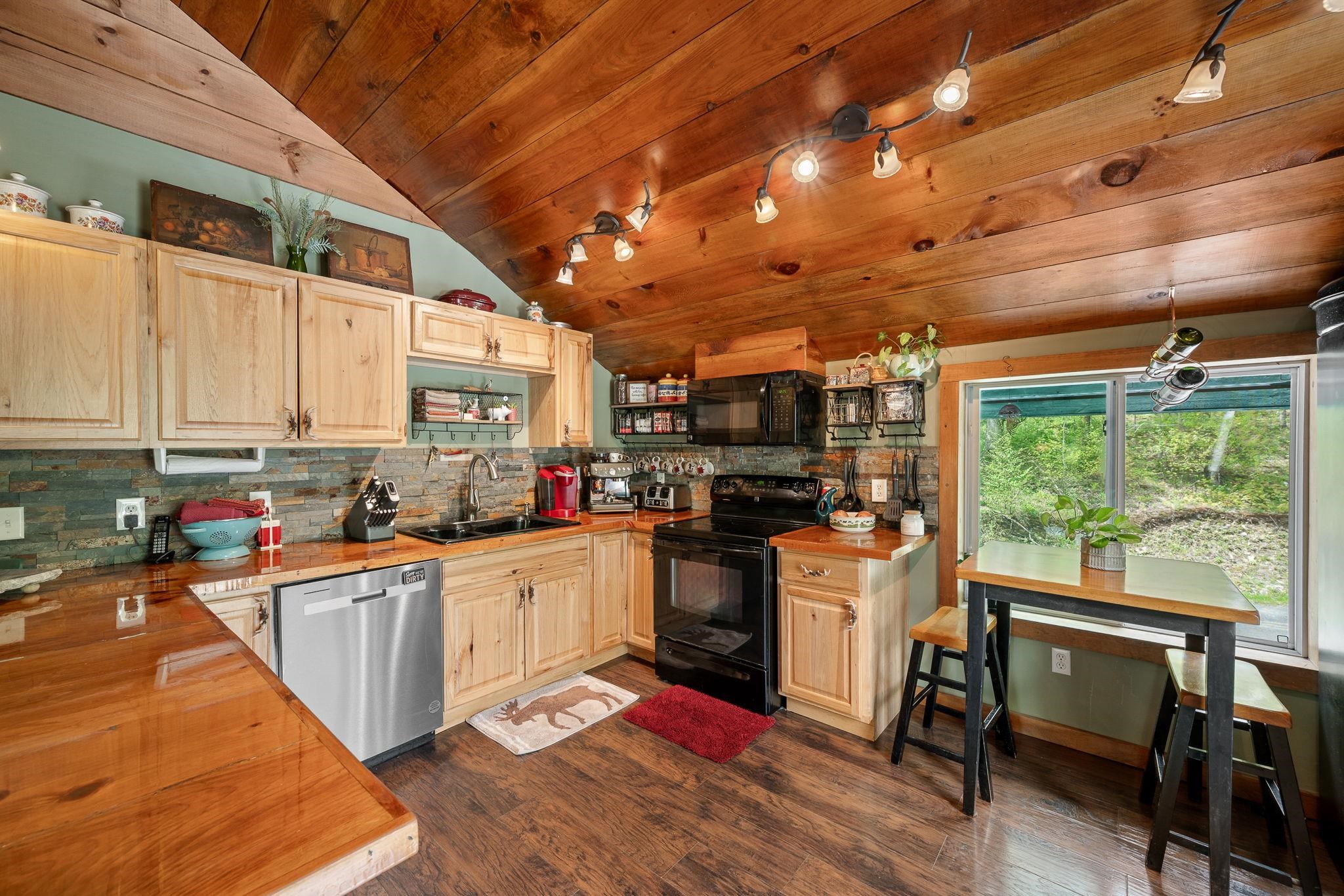 251 Doe Road Warren, VT 05674 - Photo 13 of 52