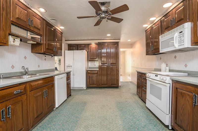 241 Rutledge Drive Canonsburg, PA 15317 - Photo 9 of 25 Gallery Image 9