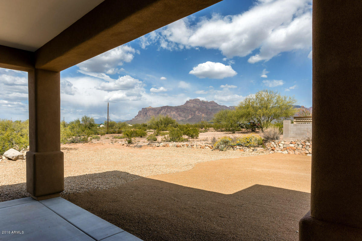 2081 South Hilton Road Apache Junction, AZ 85119 - Photo 15 of 38 Bedroom #2 patio