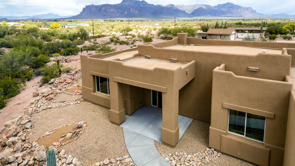 2081 South Hilton Road Apache Junction, AZ 85119 - Photo 2 of 38 Superstition Mountain Views