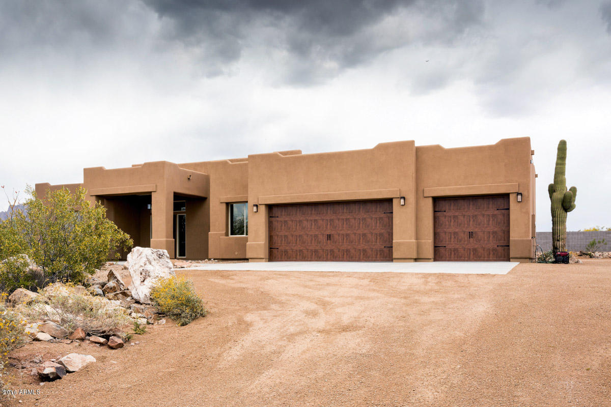 2081 South Hilton Road Apache Junction, AZ 85119 - Photo 3 of 38 Terrirorial Exterior