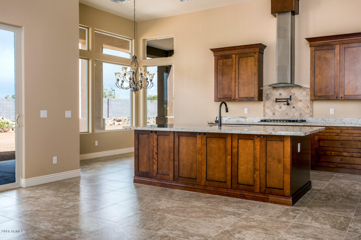 2081 South Hilton Road Apache Junction, AZ 85119 - Photo 7 of 38 Kitchen Islan