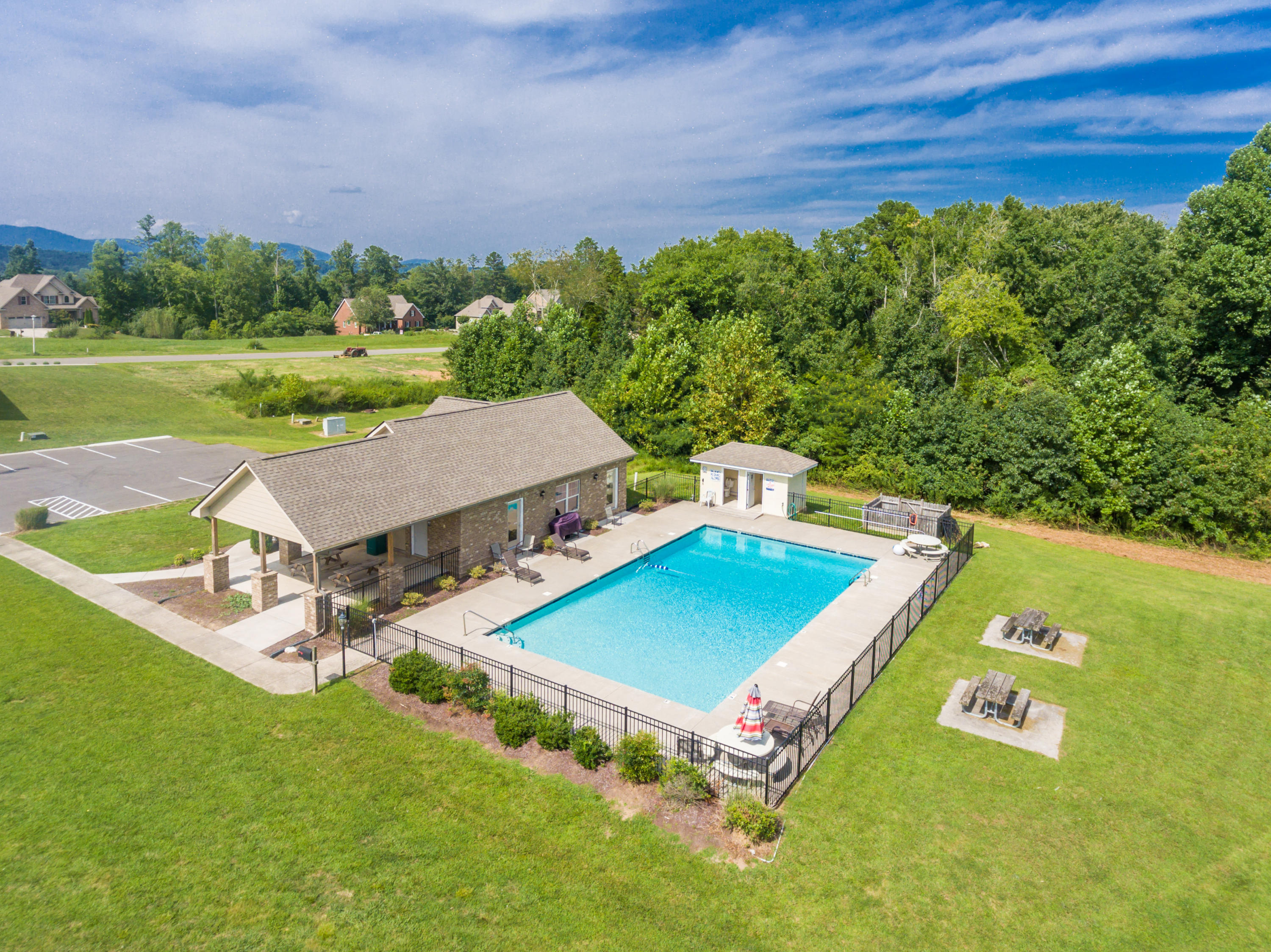 105 Cres View Lane Oak Ridge, TN 37830 - Photo 5 of 40 Neighborhood Pool