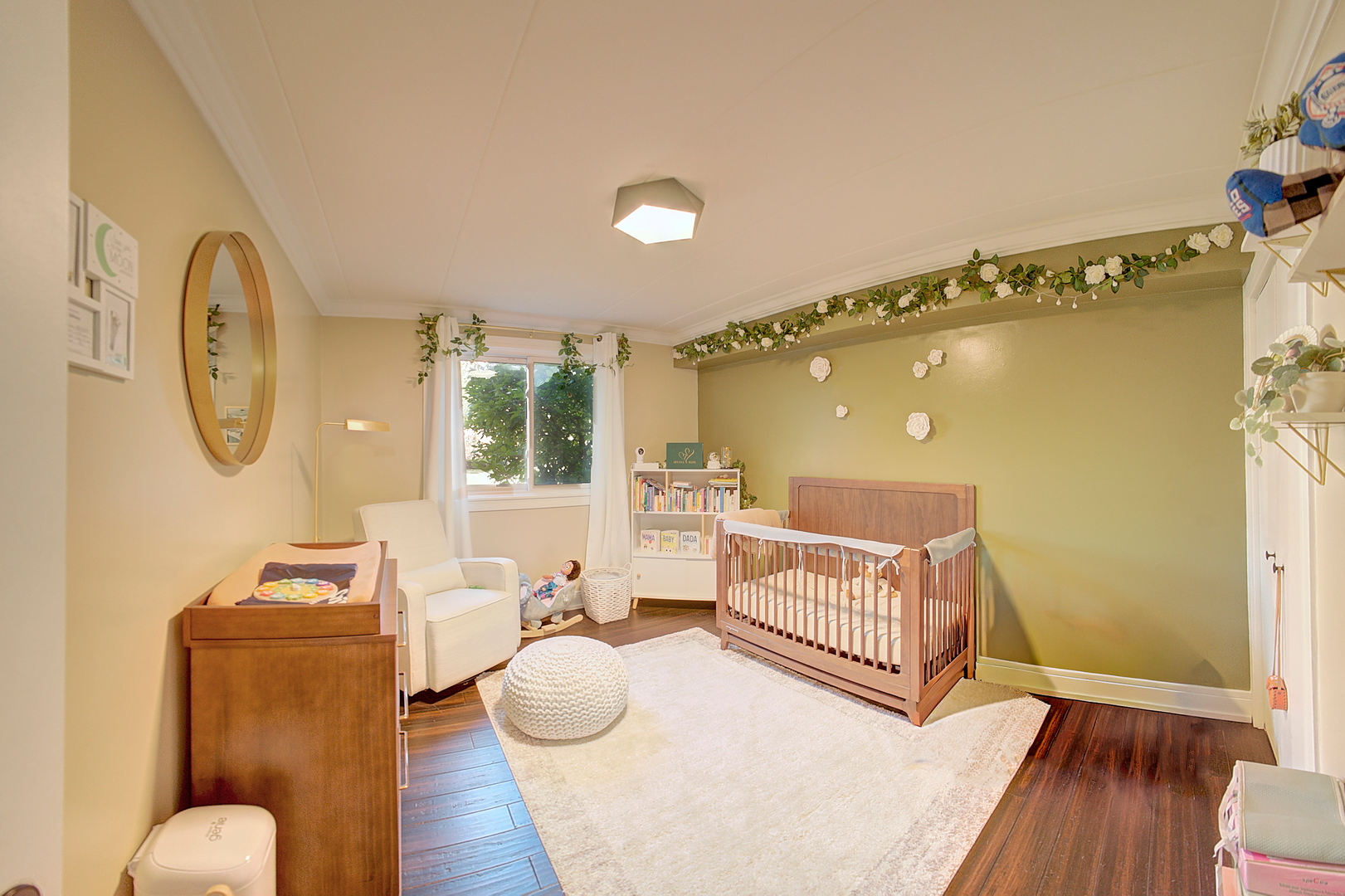 10230 Washington Avenue, Unit 1D Oak Lawn, IL 60453 - Photo 19 of 19 a living room with furniture and a large window