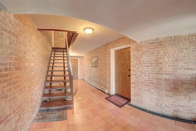 $217,500 | 10230 Washington Avenue, Unit 1D, Oak Lawn, IL 60453