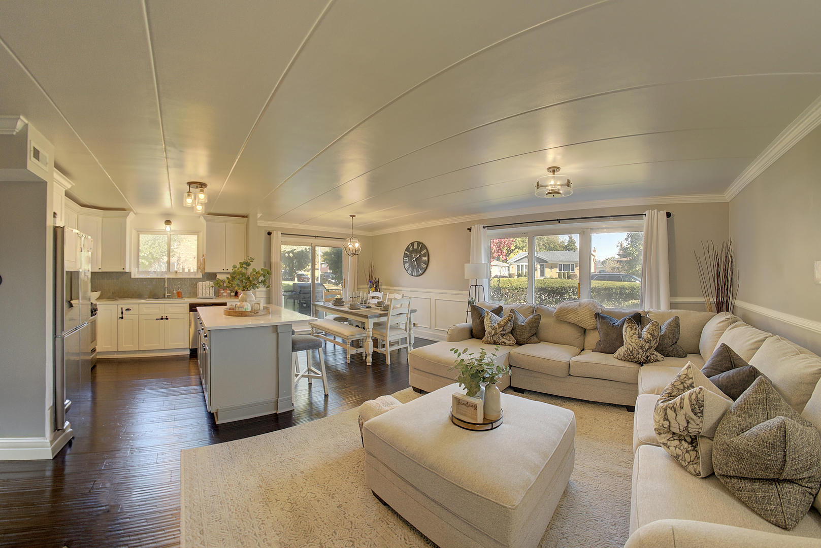 10230 Washington Avenue, Unit 1D Oak Lawn, IL 60453 - Photo 7 of 19 a living room with furniture window and wooden floor