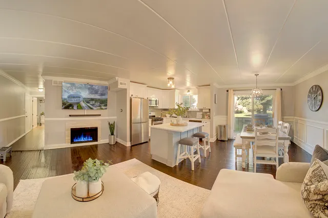 $217,500 | 10230 Washington Avenue, Unit 1D, Oak Lawn, IL 60453