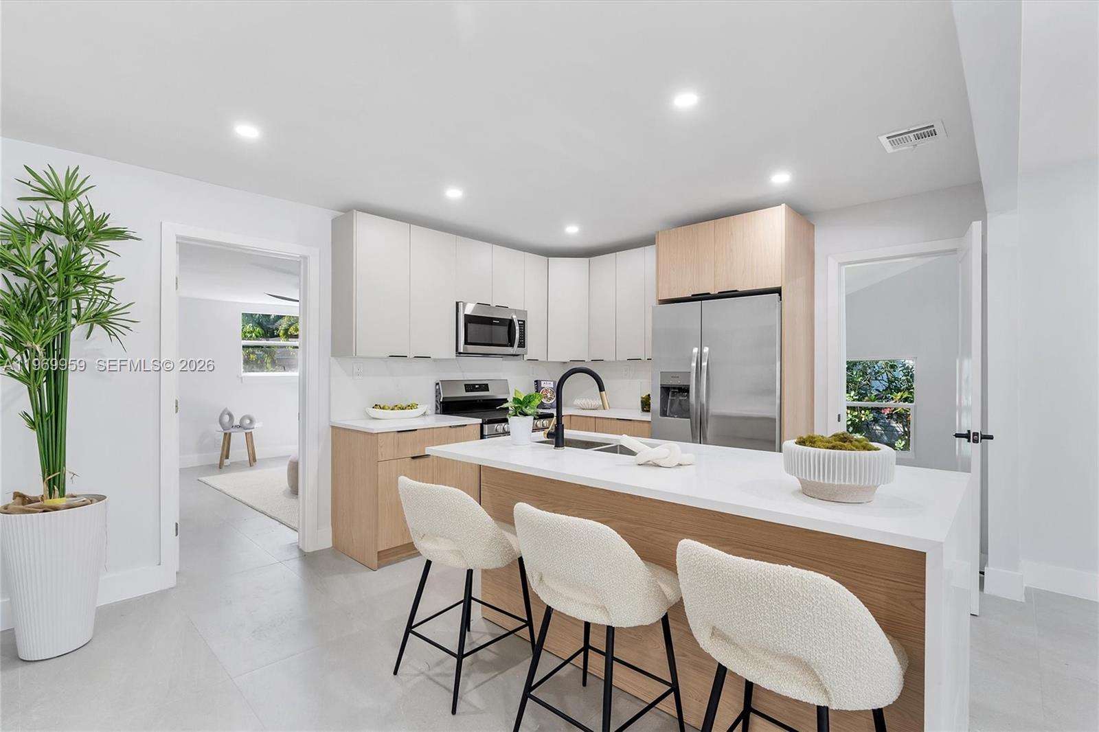 560 Northeast 110th Terrace Miami, FL 33161 - Photo 10 of 49