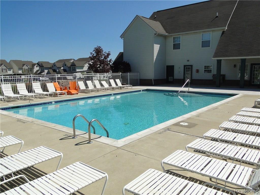 3606 Stratton Lane Howell, MI 48843 - Photo 2 of 32 Gallery Image 2