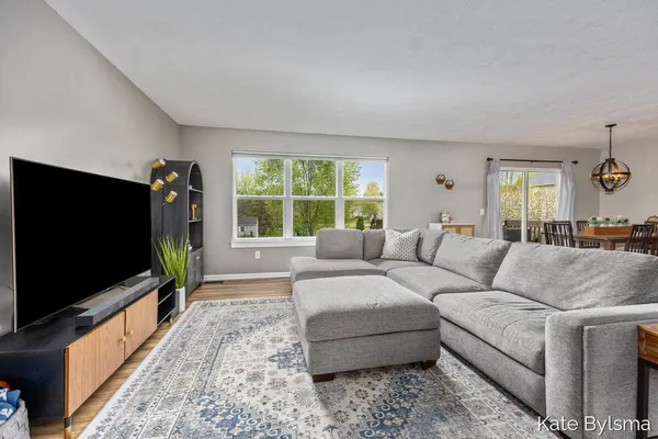 $499,900 | 2132 Hollyhock Northeast, Belmont, MI 49306