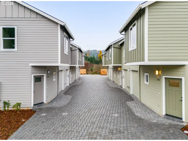 $295,500 | 14370 Southeast Knight Street, Portland, OR 97236