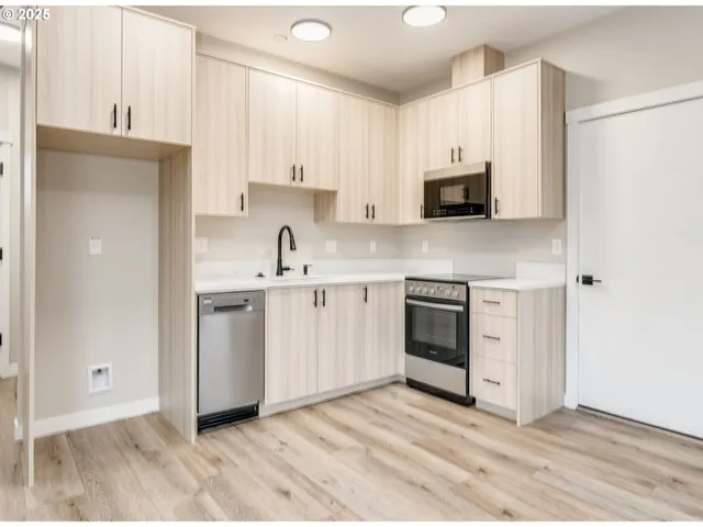 $295,500 | 14370 Southeast Knight Street, Portland, OR 97236