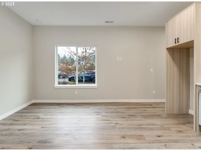 $295,500 | 14370 Southeast Knight Street, Portland, OR 97236