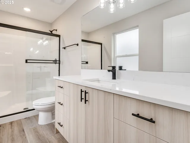 $295,500 | 14370 Southeast Knight Street, Portland, OR 97236