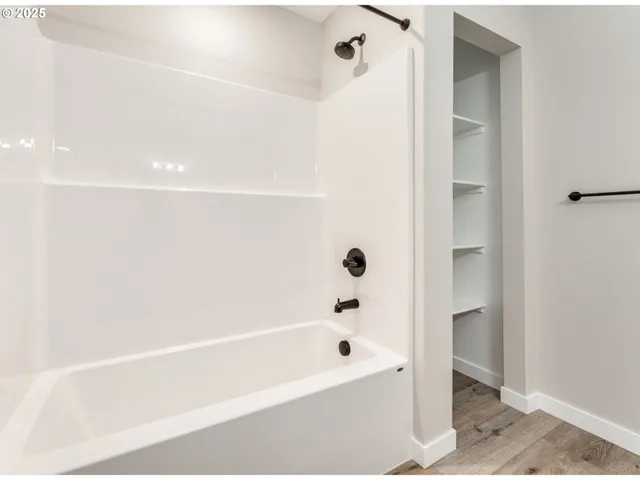 $295,500 | 14370 Southeast Knight Street, Portland, OR 97236