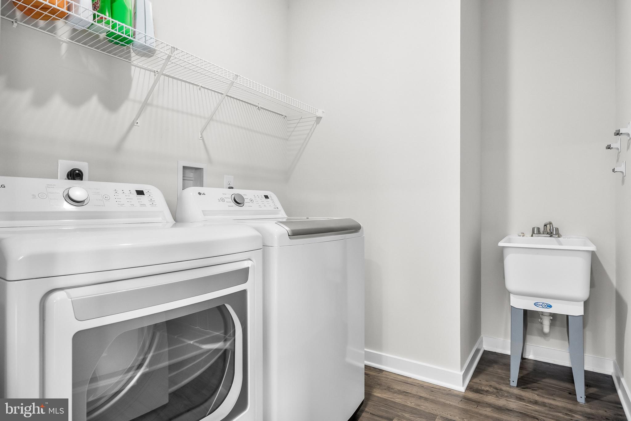 208 Congressional Court Moorestown, NJ 08057 - Photo 33 of 48 Laundry Room with utility sink