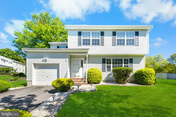 $540,000 | 4 Blossom Drive, Ewing, NJ 08638