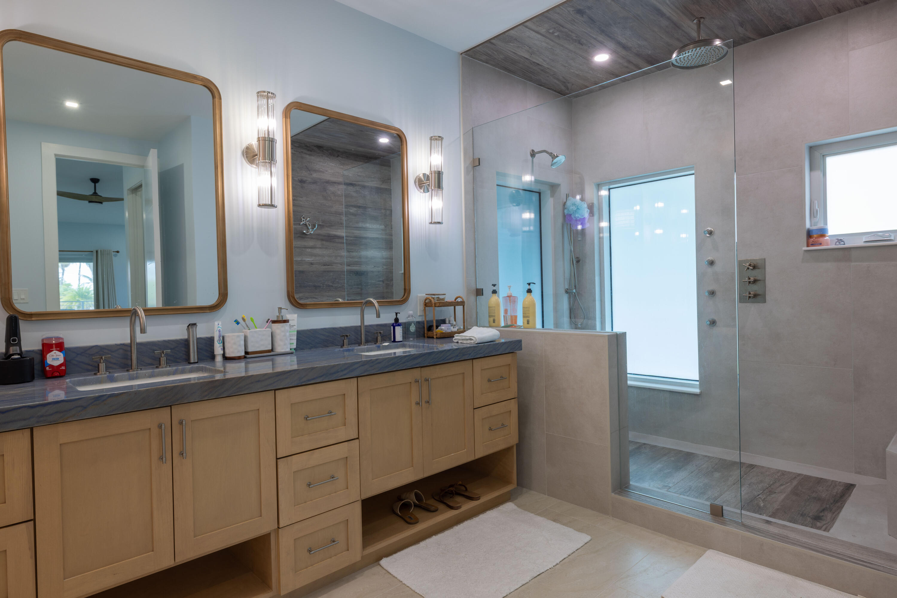 241 12th Street Key Colony Beach, FL 33051 - Photo 20 of 74 Master bath