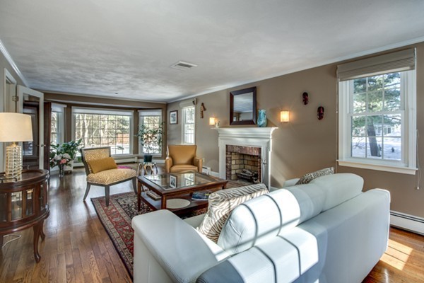 7 Greenridge Road Weston, MA 02493 - Photo 3 of 20