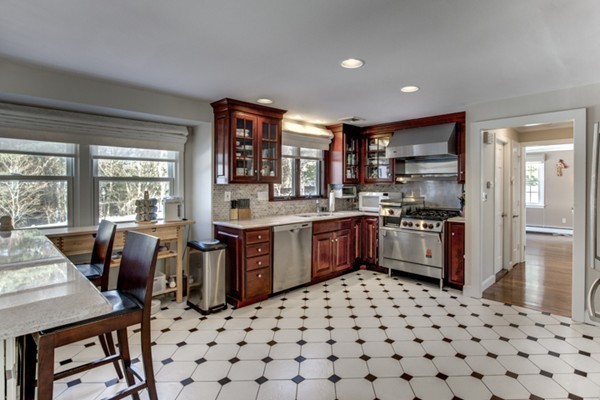 7 Greenridge Road Weston, MA 02493 - Photo 5 of 20