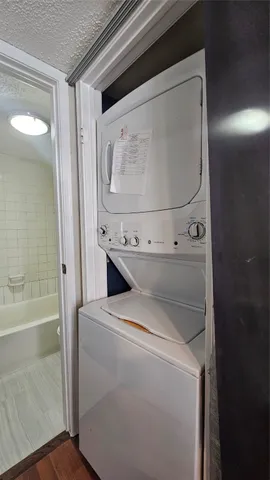 $1,300 | 2750 Holly Hall Street, Unit 1811, Houston, TX 77054