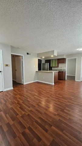 $1,300 | 2750 Holly Hall Street, Unit 1811, Houston, TX 77054
