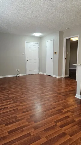 $1,300 | 2750 Holly Hall Street, Unit 1811, Houston, TX 77054