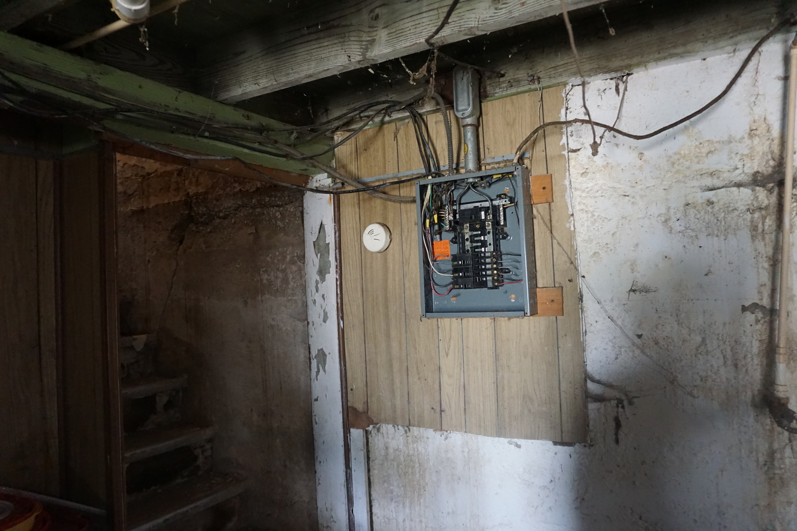 6 Knapp Court Chester, IL 62233 - Photo 10 of 11 a bathroom with a shower
